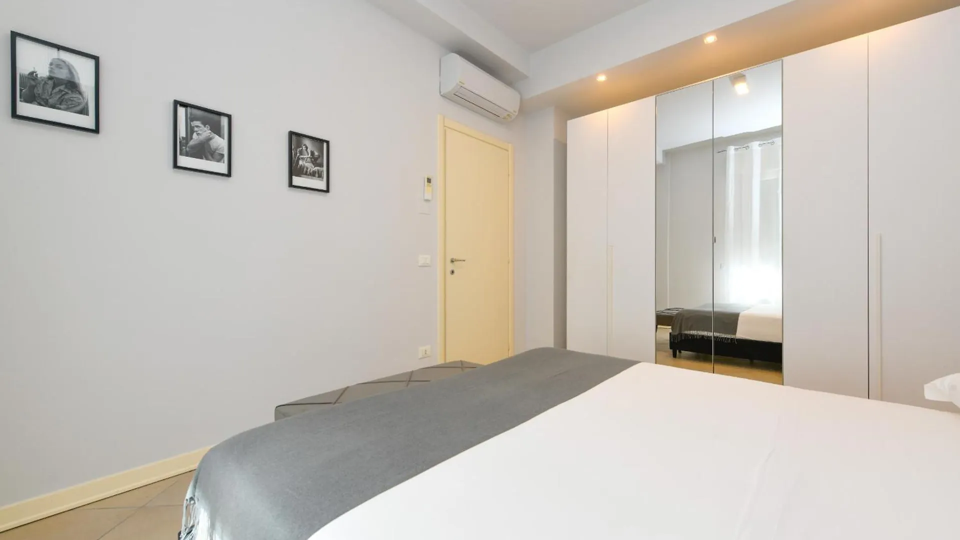 Desenzanoloft Official Partner Marriott Homes & Villas - Cocktail Lake Front Family Apartment Desenzano del Garda Italy