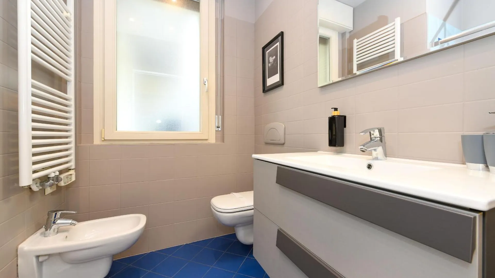 Desenzanoloft Official Partner Marriott Homes & Villas - Cocktail Lake Front Family Apartment Desenzano del Garda