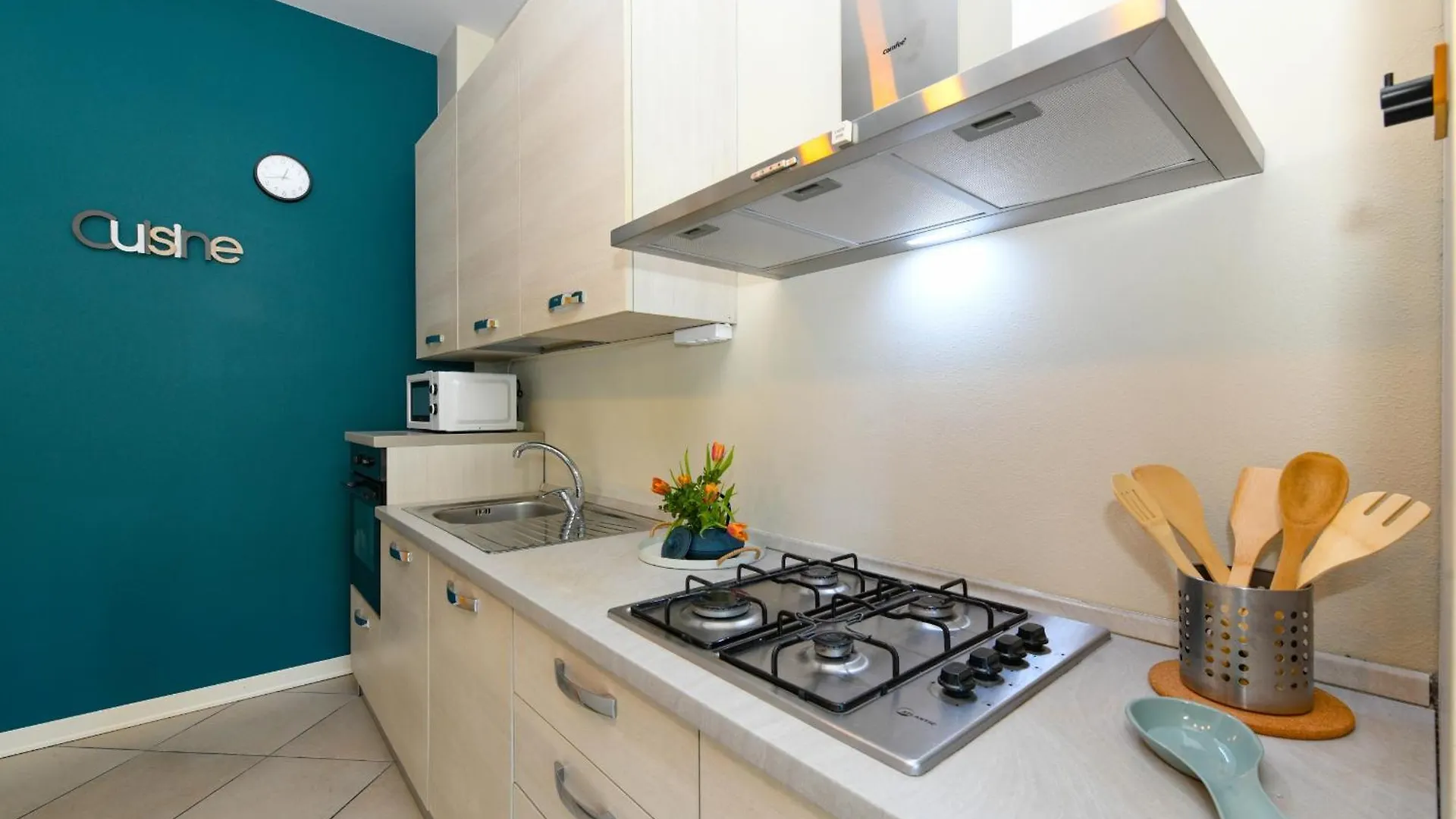 Desenzanoloft Official Partner Marriott Homes & Villas - Cocktail Lake Front Family Apartment Desenzano del Garda Italy
