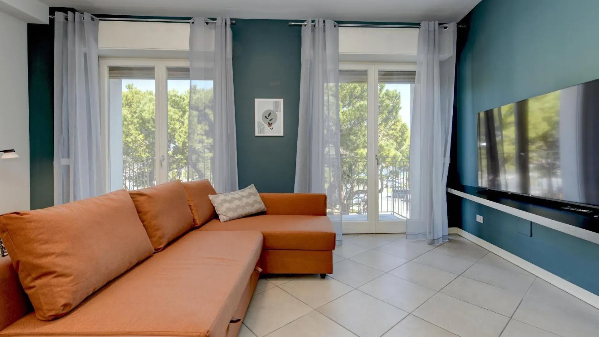 Desenzanoloft Official Partner Marriott Homes & Villas - Cocktail Lake Front Family Apartment Desenzano del Garda