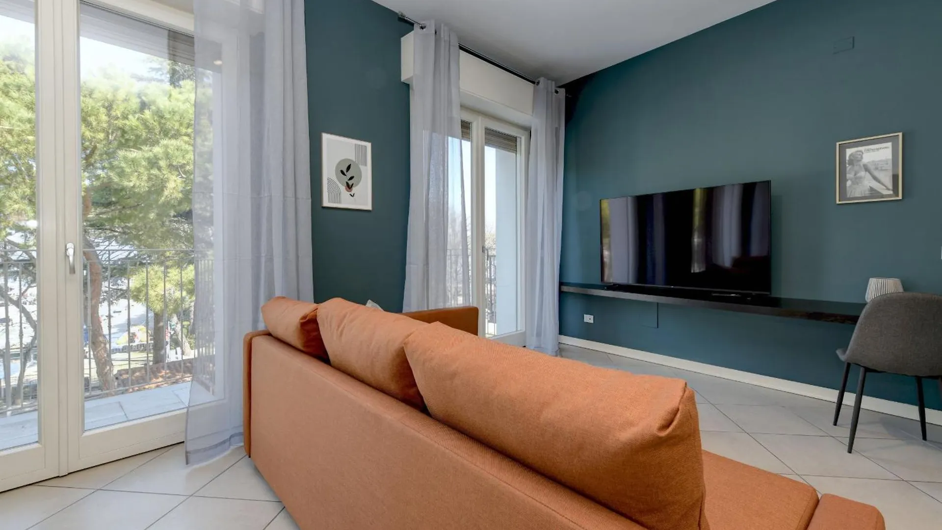 Desenzanoloft Official Partner Marriott Homes & Villas - Cocktail Lake Front Family Apartment Desenzano del Garda