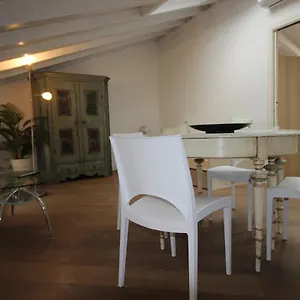Appartamento Mansarda Di Alice, Desenzano del Garda