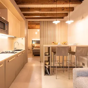 Appartamento Dreamy Tre Corone Old Town, Desenzano del Garda